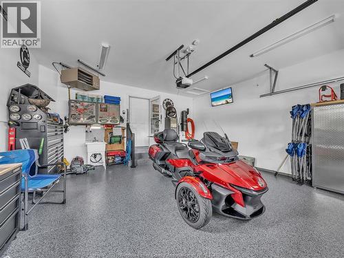 2425 Skinner, Lasalle, ON - Indoor Photo Showing Garage
