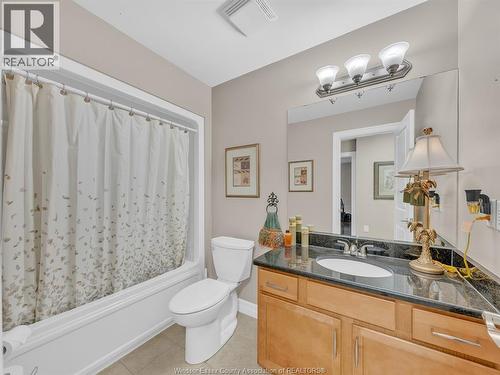 2425 Skinner, Lasalle, ON - Indoor Photo Showing Bathroom
