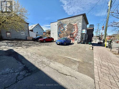 880 Somerset Street W, Ottawa, ON 