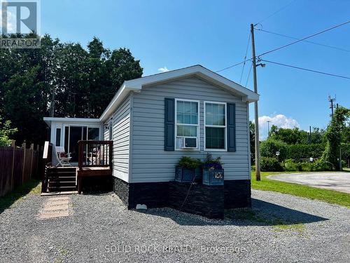 90 - 3535 ST JOSEPH BOULEVARD  Ottawa, ON K4A 0Z6
