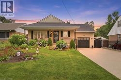 344 EAST 36TH Street  Hamilton, ON L8V 3Z8