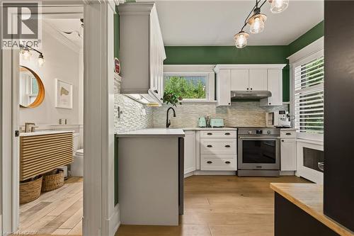 61 Mountain Avenue, Hamilton, ON - Indoor Photo Showing Kitchen