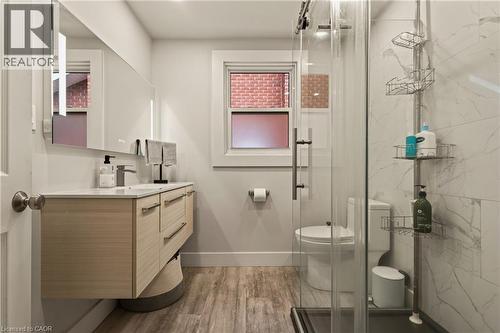 61 Mountain Avenue, Hamilton, ON - Indoor Photo Showing Bathroom