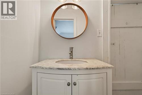 61 Mountain Avenue, Hamilton, ON - Indoor Photo Showing Bathroom