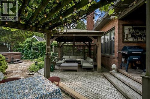 61 Mountain Avenue, Hamilton, ON - Outdoor