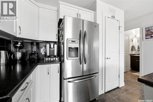 4550 Green Poplar Lane, Regina, SK - Indoor Photo Showing Kitchen With Stainless Steel Kitchen