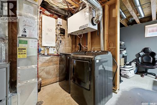 4550 Green Poplar Lane, Regina, SK - Indoor Photo Showing Laundry Room