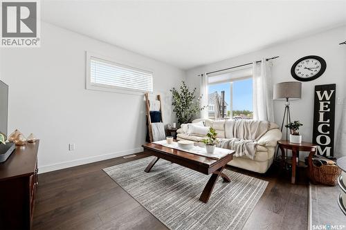 4550 Green Poplar Lane, Regina, SK - Indoor Photo Showing Living Room