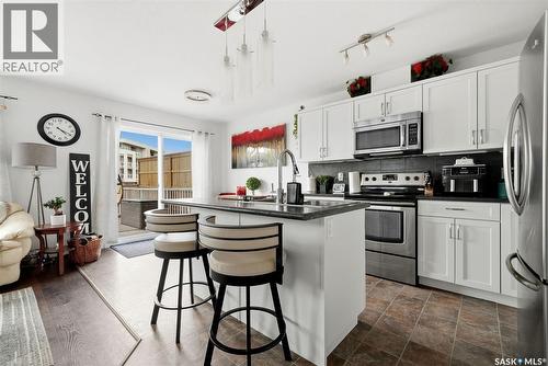 4550 Green Poplar Lane, Regina, SK - Indoor Photo Showing Kitchen With Stainless Steel Kitchen