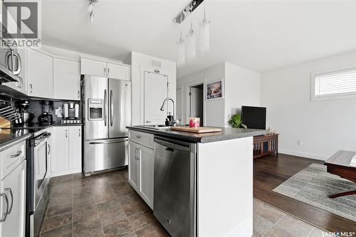 4550 Green Poplar Lane, Regina, SK - Indoor Photo Showing Kitchen With Stainless Steel Kitchen