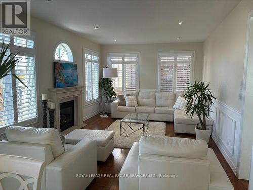 4710 Tassie Road, Burlington, ON - Indoor Photo Showing Living Room With Fireplace