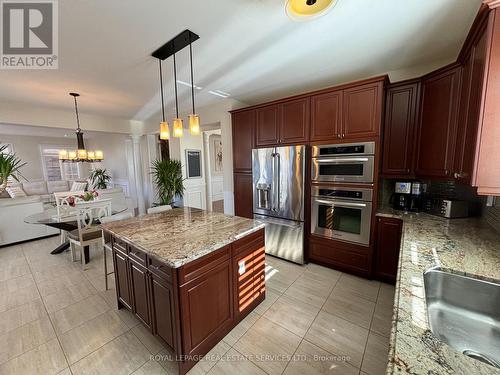 4710 Tassie Road, Burlington, ON - Indoor Photo Showing Kitchen