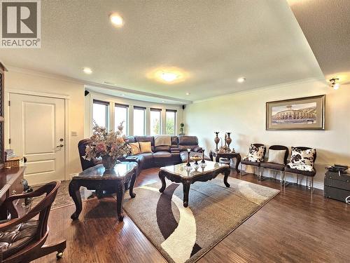 Theater or rec room - 1494 Montenegro Drive, Kelowna, BC - Indoor Photo Showing Living Room