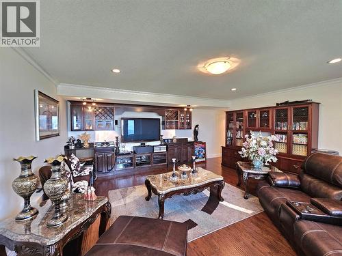 1494 Montenegro Drive, Kelowna, BC - Indoor Photo Showing Living Room