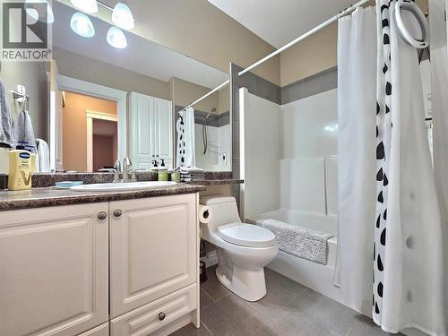 Suite bathroom - 1494 Montenegro Drive, Kelowna, BC - Indoor Photo Showing Bathroom