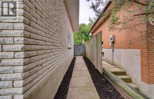 163 Lynnbrook Crescent, Waterloo, ON - Outdoor