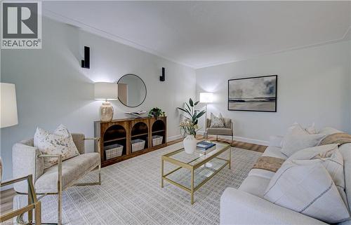 163 Lynnbrook Crescent, Waterloo, ON - Indoor Photo Showing Living Room