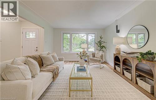 163 Lynnbrook Crescent, Waterloo, ON - Indoor Photo Showing Living Room