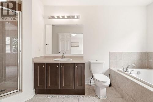 215 Nisbet Boulevard, Hamilton, ON - Indoor Photo Showing Bathroom