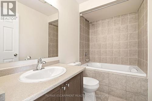 215 Nisbet Boulevard, Hamilton, ON - Indoor Photo Showing Bathroom