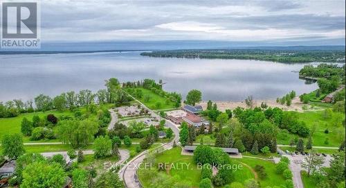 Short walk to Britannia Beach - 38 Farrow Street, Ottawa, ON 