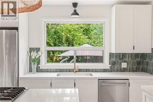 271 Linden Avenue, Burlington, ON - Indoor Photo Showing Kitchen