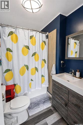 748 5Th Street E, Prince Albert, SK - Indoor Photo Showing Bathroom