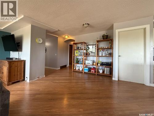 223 2Nd Avenue E, Frontier, SK - Indoor