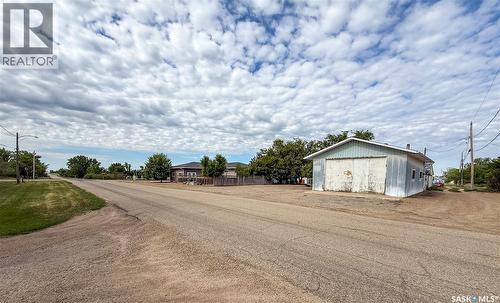 223 2Nd Avenue E, Frontier, SK - Outdoor
