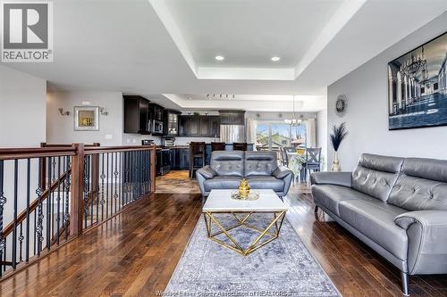 53 Antonio, Leamington, ON - Indoor Photo Showing Living Room