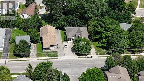 262 HAZEL Street  Waterloo, ON N2L 3N9
