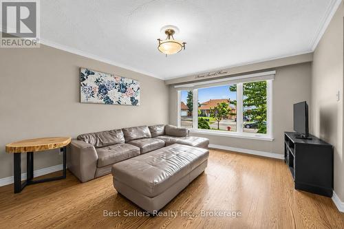 3272 Marlene Court, Mississauga, ON - Indoor Photo Showing Living Room