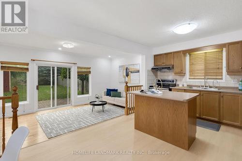 367 Havendale Crescent, Waterloo, ON - Indoor Photo Showing Kitchen With Double Sink