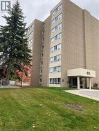 65 HIGHLAND Crescent Unit# 201 Kitchener, ON N2M 5M8