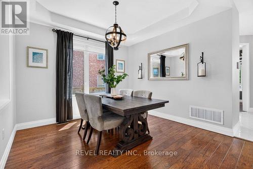 3201 Munson Crescent, Burlington, ON - Indoor Photo Showing Dining Room
