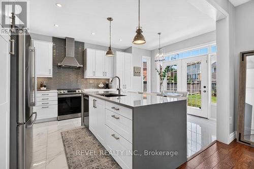 3201 Munson Crescent, Burlington, ON - Indoor Photo Showing Kitchen With Stainless Steel Kitchen With Upgraded Kitchen