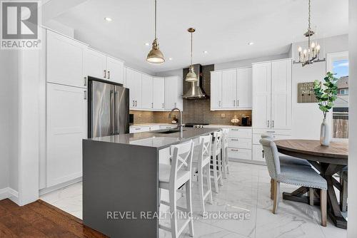 3201 Munson Crescent, Burlington, ON - Indoor
