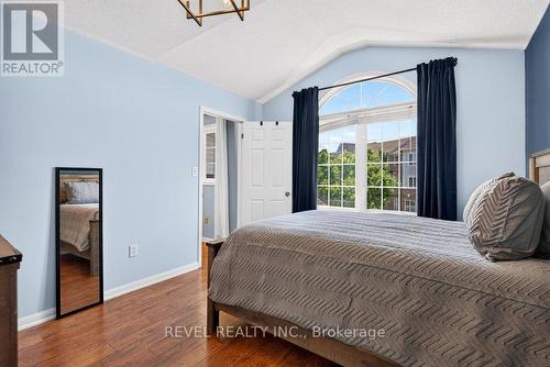 3201 Munson Crescent, Burlington, ON - Indoor Photo Showing Bedroom