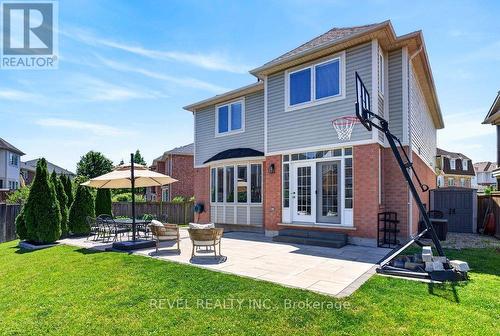 3201 Munson Crescent, Burlington, ON - Outdoor