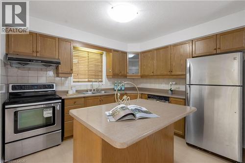 367 Havendale Crescent, Waterloo, ON - Indoor Photo Showing Kitchen With Double Sink