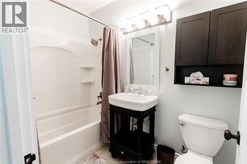 509 Morand, Windsor, ON - Indoor Photo Showing Bathroom