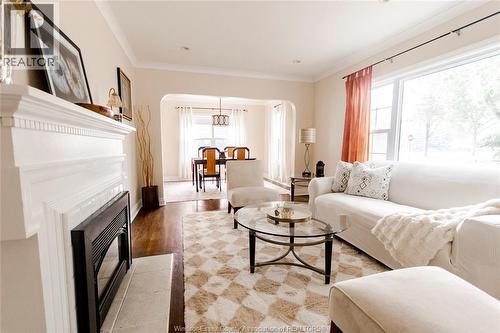 509 Morand, Windsor, ON - Indoor Photo Showing Living Room