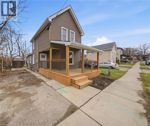 17 ABLE Avenue  Brantford, ON N3S 2Y4
