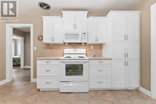 175 Brock Street, Goderich (Goderich (Town)), ON - Indoor Photo Showing Kitchen