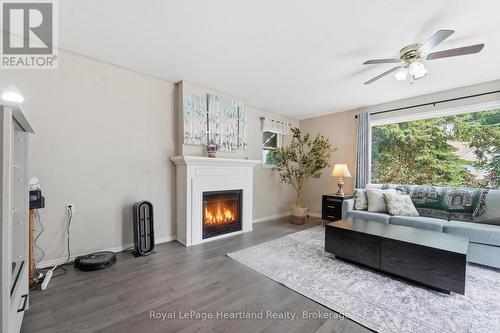 175 Brock Street, Goderich (Goderich (Town)), ON - Indoor Photo Showing Living Room With Fireplace