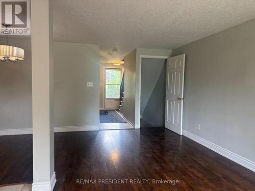 135 Activa Avenue, Kitchener, ON - Indoor Photo Showing Other Room