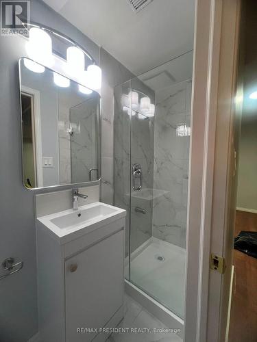135 Activa Avenue, Kitchener, ON - Indoor Photo Showing Bathroom