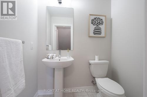 Powder room - 112 Hollywood Court, Cambridge, ON - Indoor Photo Showing Bathroom