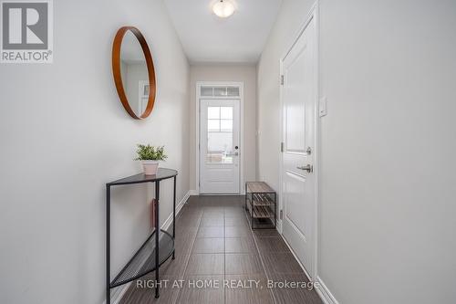 Grand foyer, tons of storage space. - 112 Hollywood Court, Cambridge, ON - Indoor Photo Showing Other Room