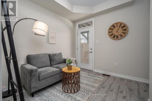 Secondary living room / study, Backyard access - 112 Hollywood Court, Cambridge, ON - Indoor Photo Showing Other Room